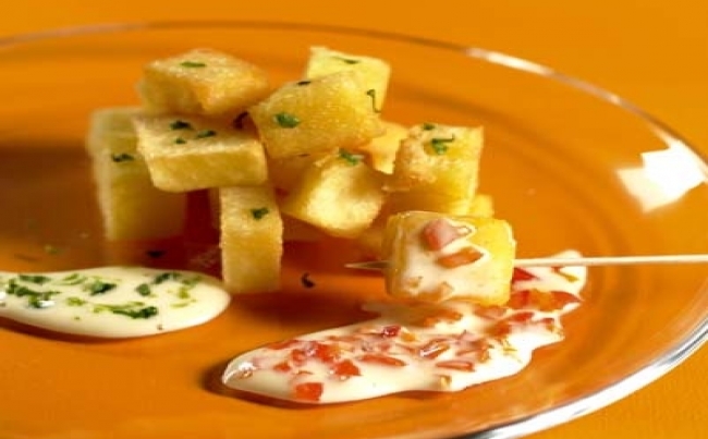Papas bravas con mayonesas